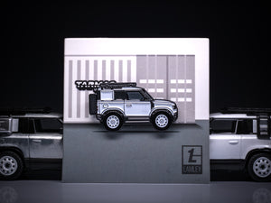 Lamley Special Edition Leen Customs X Tarmac Works Global64 Land Rover Defender Pin Bundle