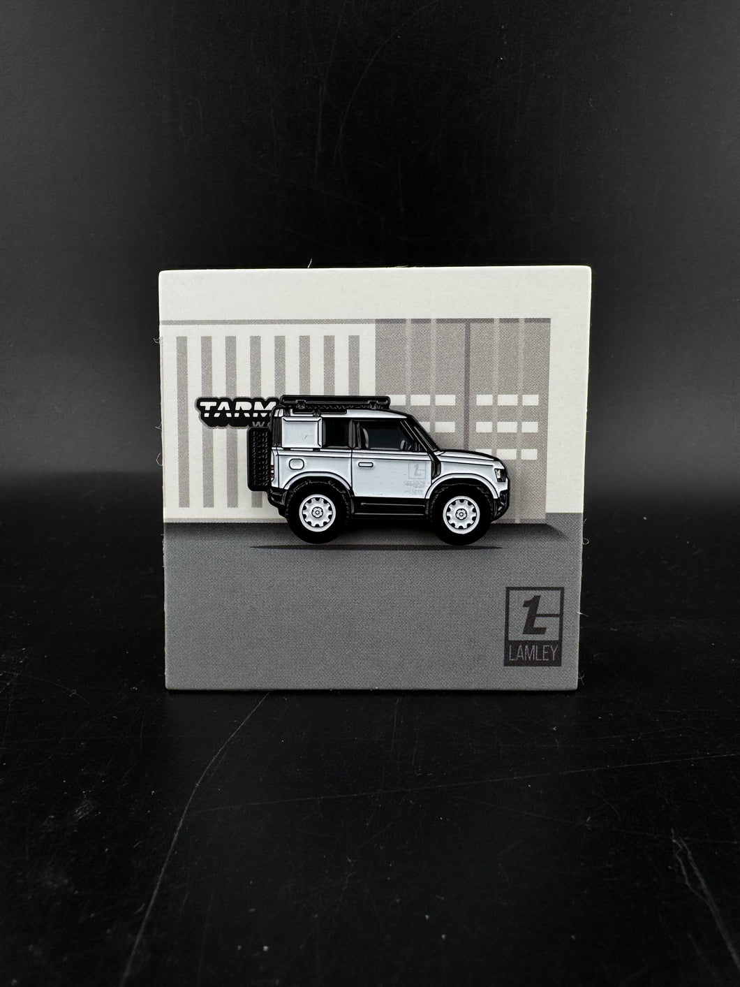 Lamley X Leen Customs Land Rover Defender 90 Pin