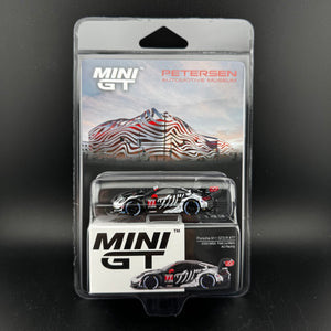 MINI GT Porsche 911 GT3 R #77 Rexy Skeleton AO Racing Petersen